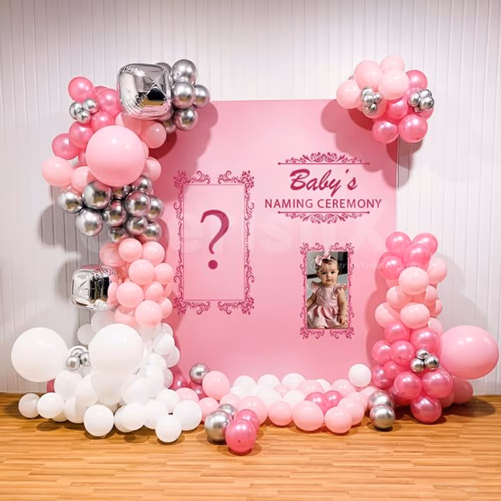 Silver Chrome Balloon highlights the shine and glitter in this trendy celebration decoration