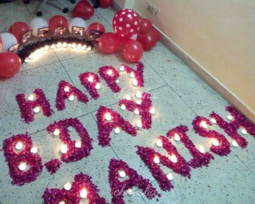 Candles & flower petals decoration