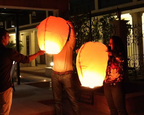 4 Sky lanterns to fly