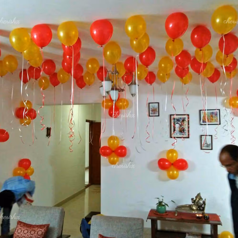 Balloon decoration with hanging photos to celebrate your anniversary or other events at home