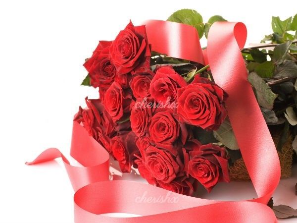 Make your loved ones feel special by sending them this beautiful bunch of 20 red roses.