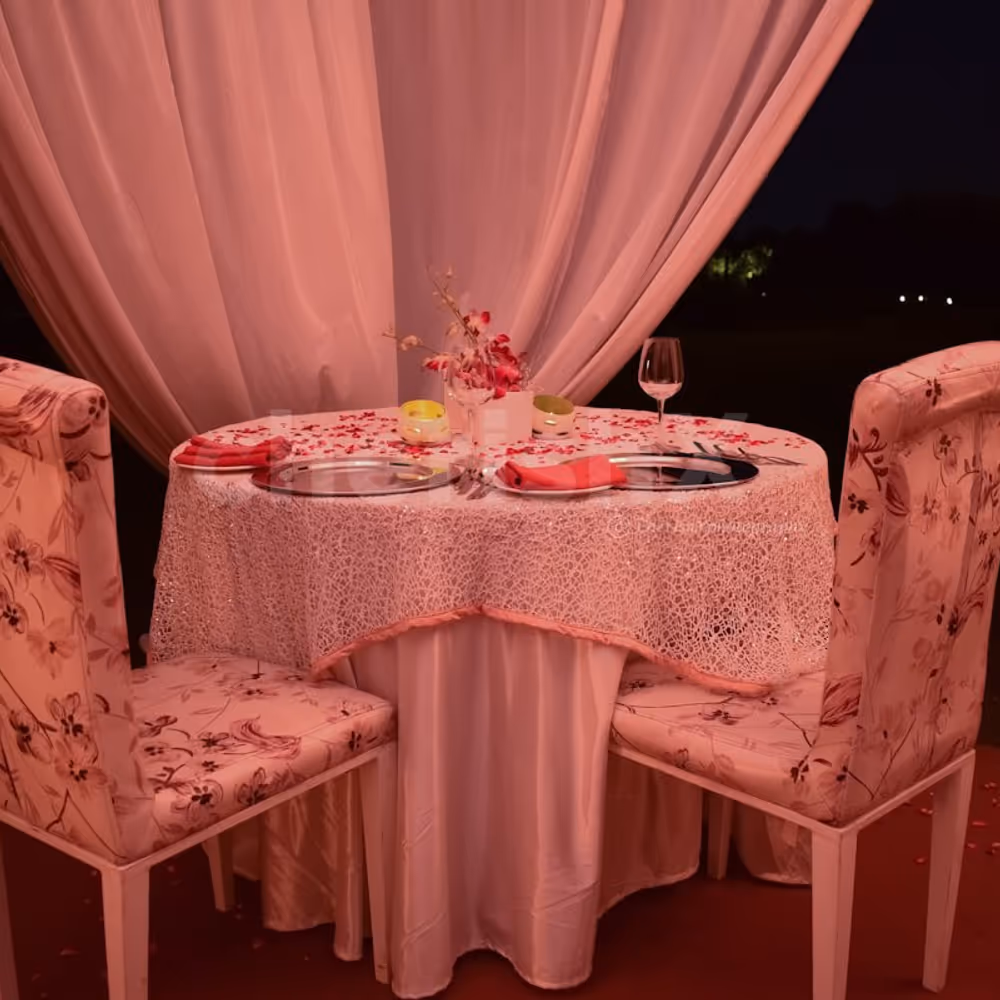 A breathtaking dining set up at the Cabana by Taj for a romantic date.