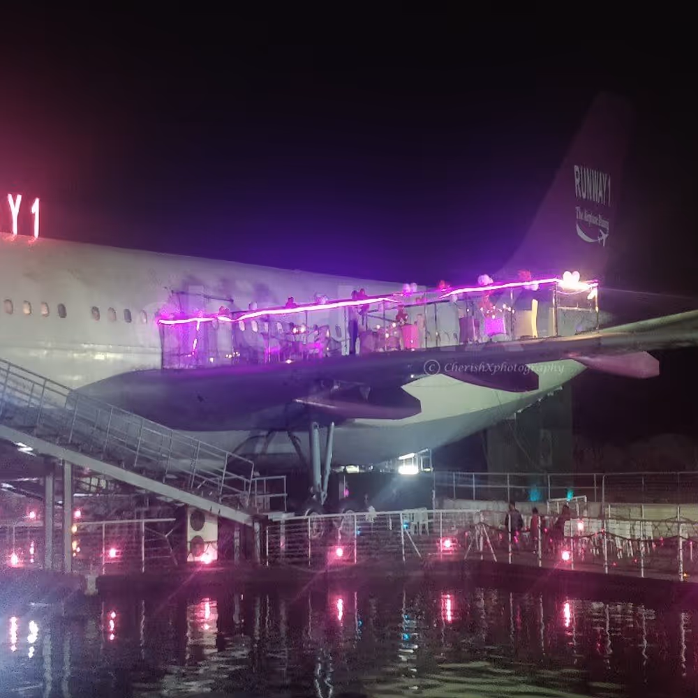 Candlelight Dinner on Aircraft Wings in Delhi