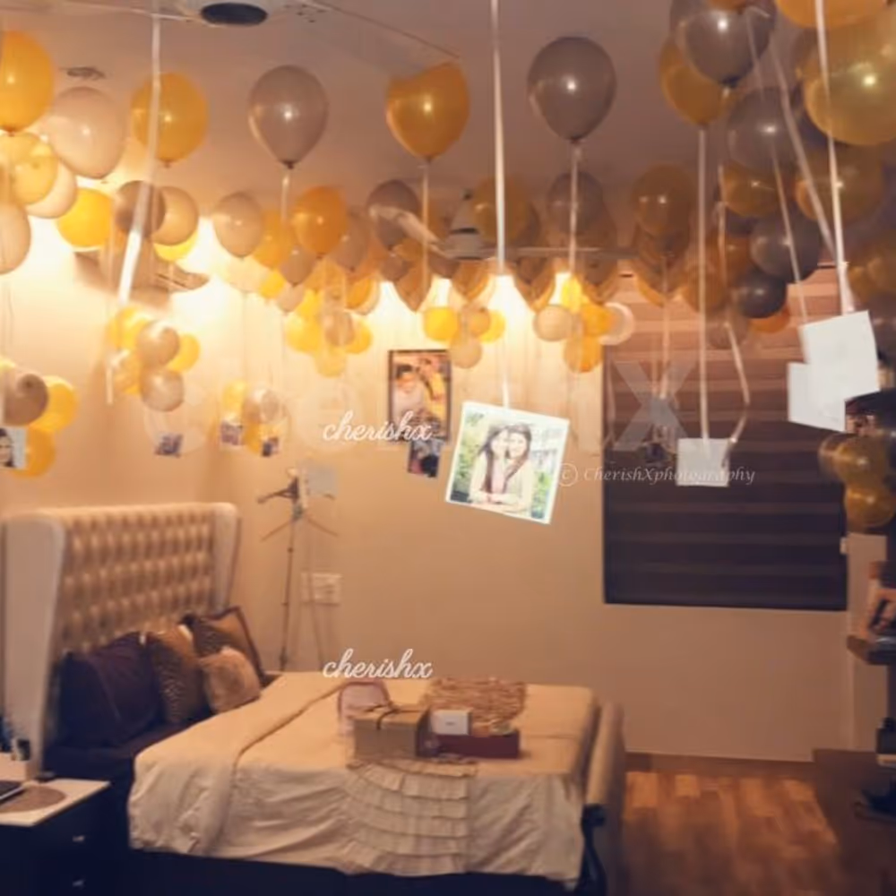 Balloon decoration in room with 200 balloons for celebrating any event at home