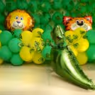 Tiger, Lion and Dinosaurus Foil balloons to make the Decor more realistic.