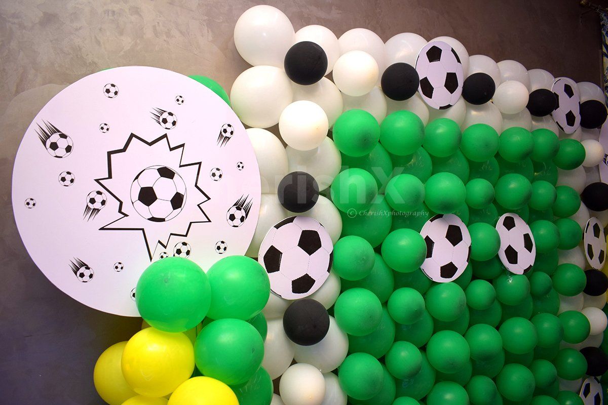 Football Cut-outs to make the overall room decor more attractive.