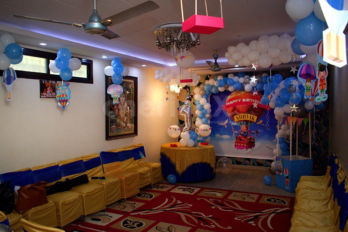 You can surprise your kid on his birthday with this Adorable Up look-alike Birthday Room Decor.