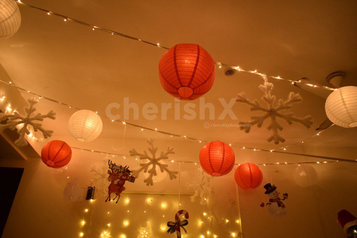 Decoration Items and Hangings on the Ceiling