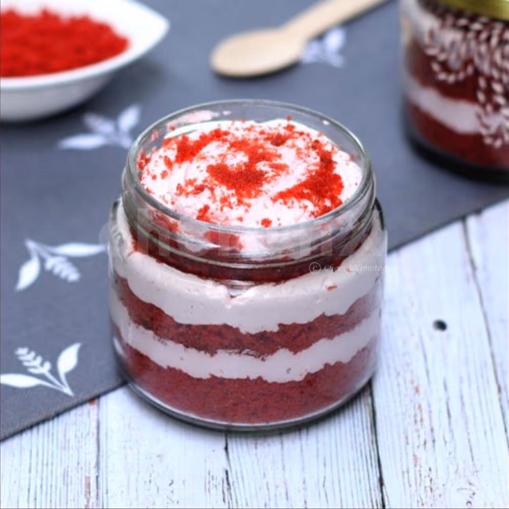Red velvet cake jar
