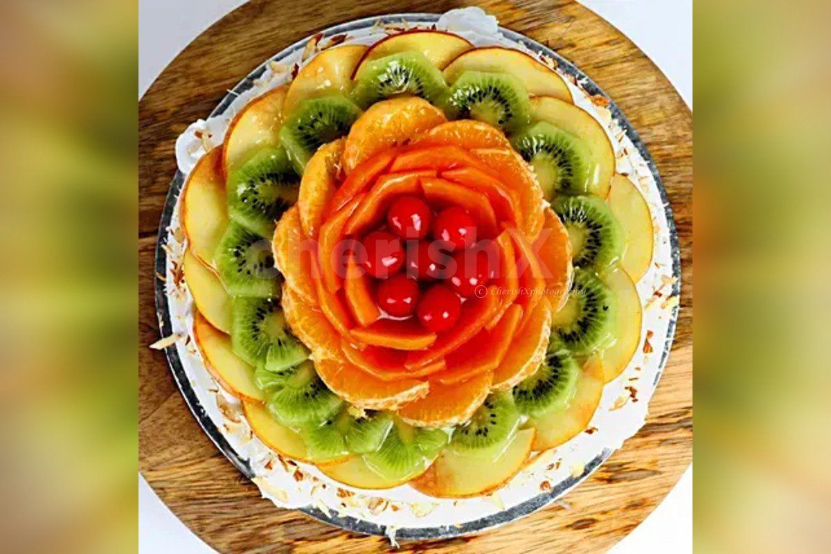 500 gm fresh vanilla fruit cake by cherishx