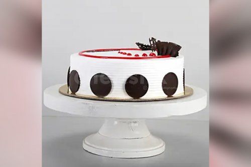 500 gms Strawberry cake by cherishx