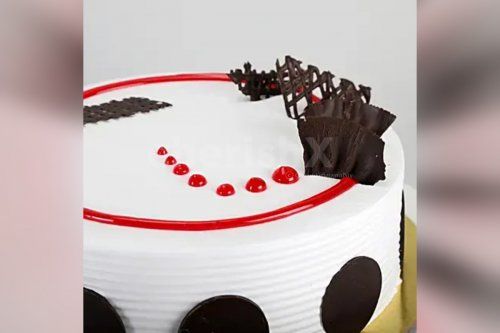 Strawberry cake by cherishx delivered to your home