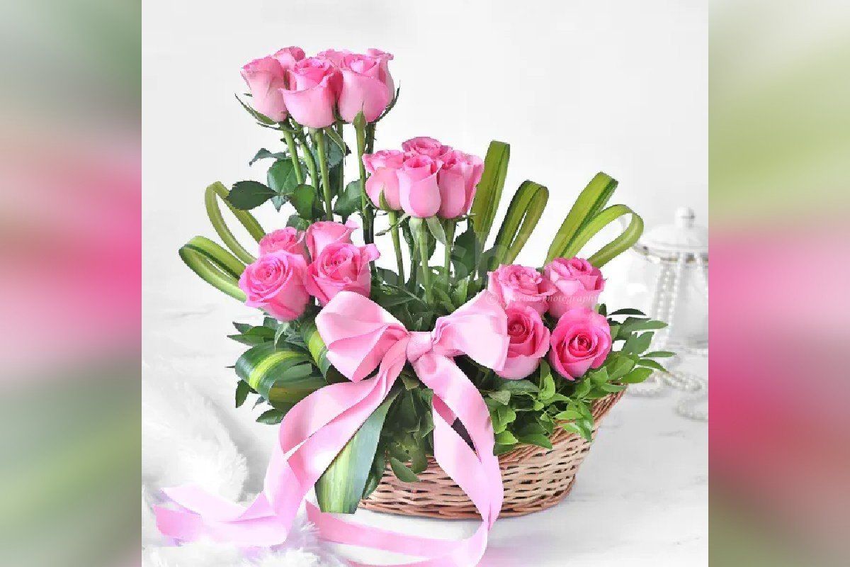 Beautiful 20 Pink roses arrangement 