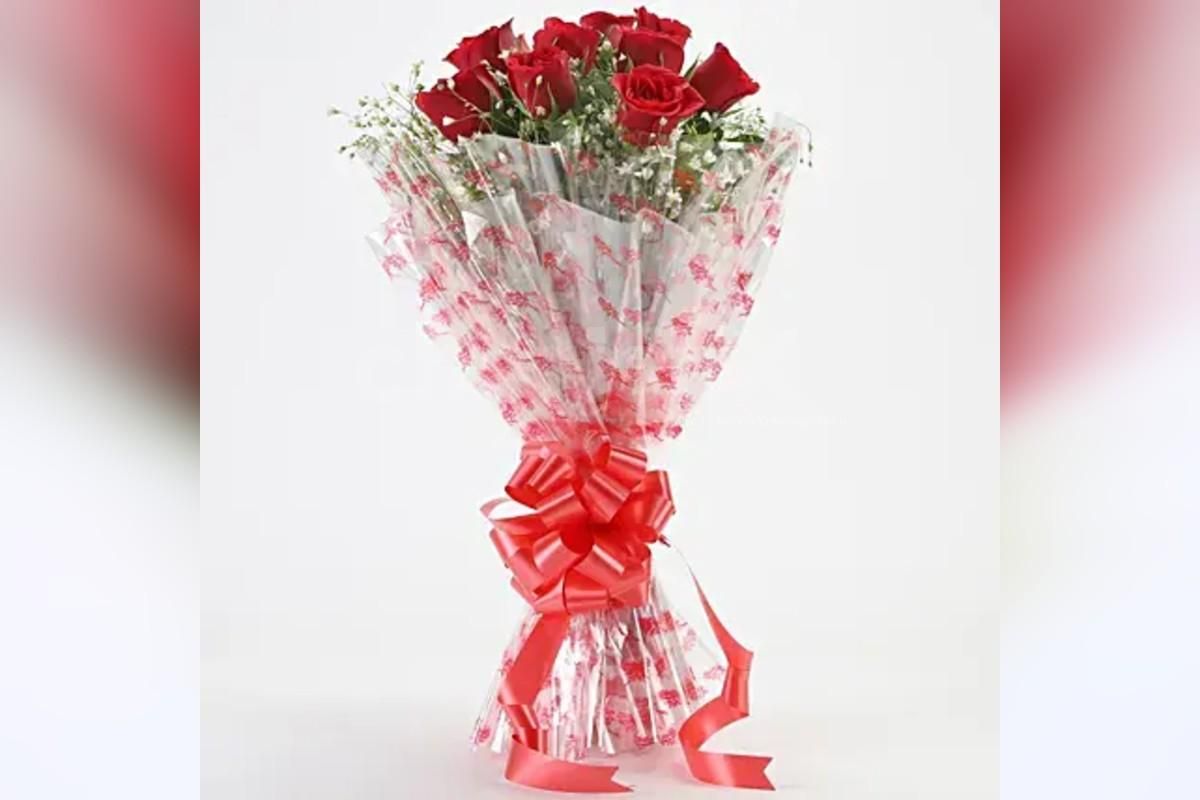 10 Red rose and chocolate truffle cake combo home delivery