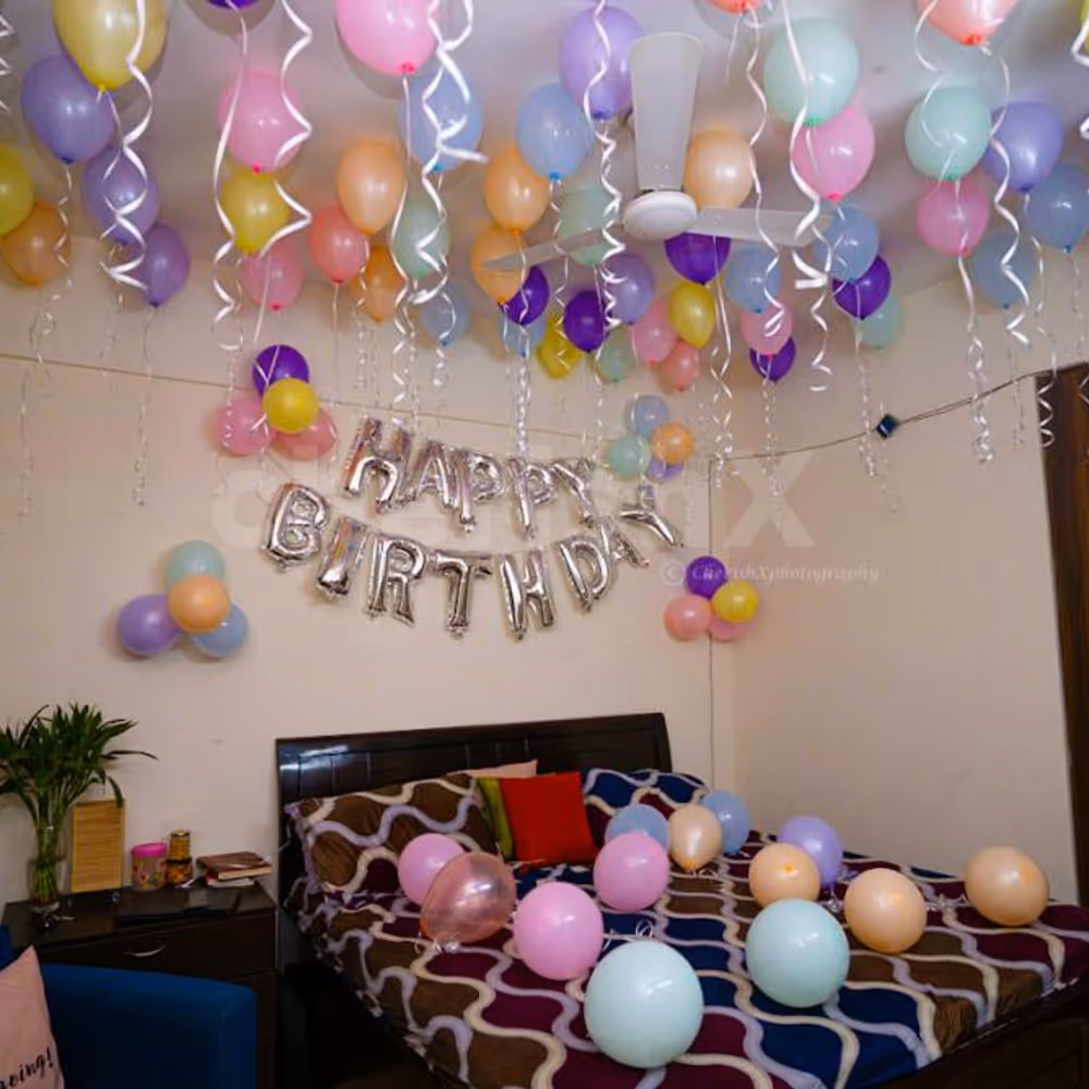 Room decoration with pastel balloons for an amazing party.