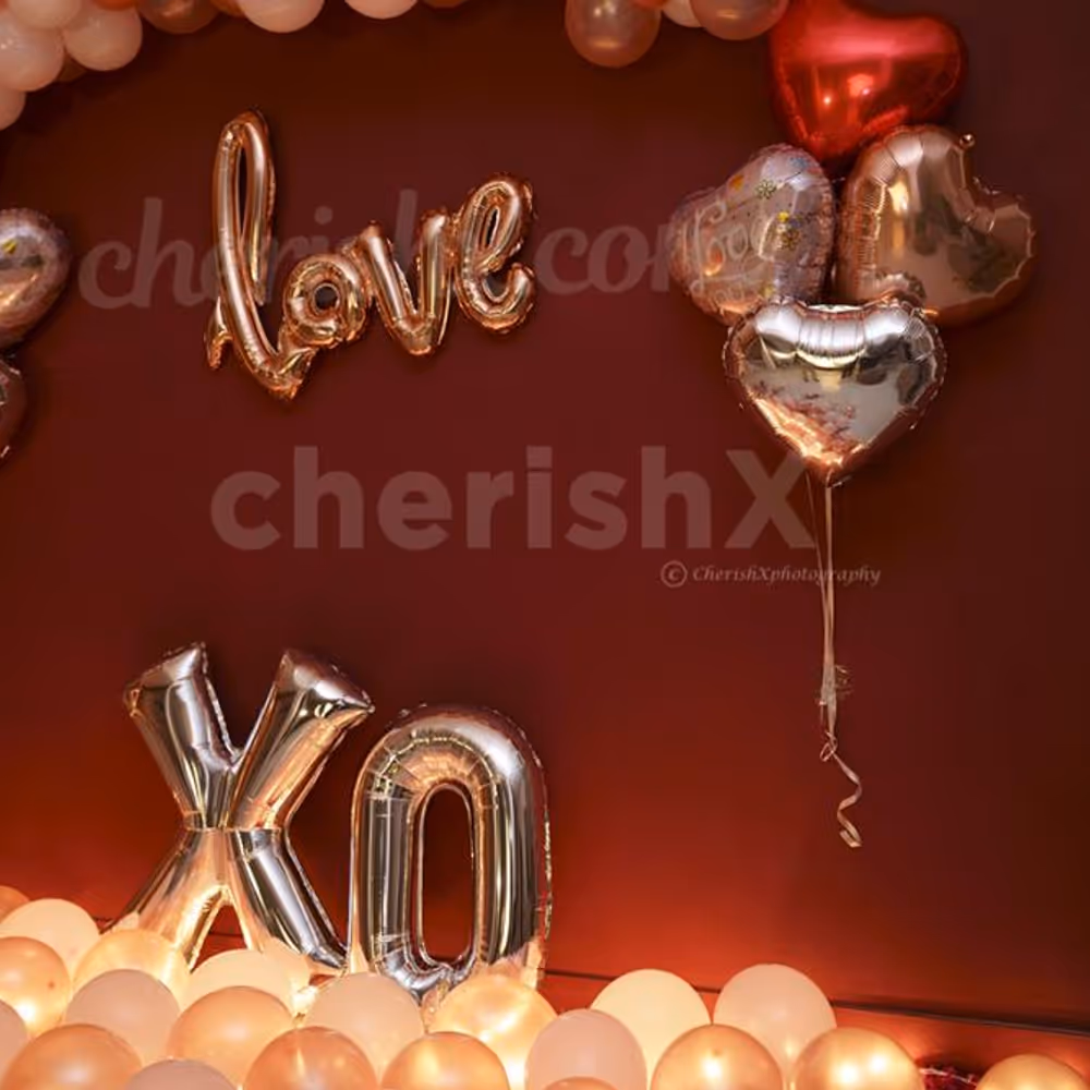 Big XO balloons in silver color
