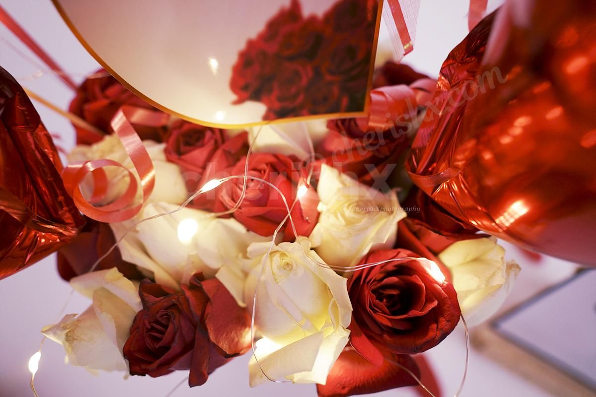 Impress your love with a unique Bubble Balloon Propose Day Bucket Gift and make the moment special!