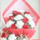 10 white carnation &10 red roses in Red & White Paper Bouquet — photo 1