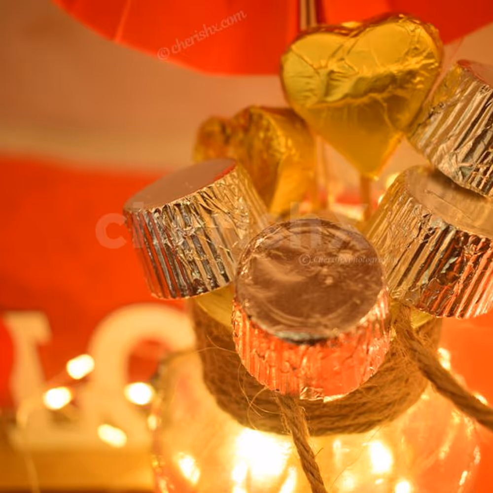 Gift this Fascinating Valentine's Day Bucket to your partner and make her feel loved!