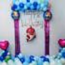 Decorate your room with baby shark balloons for an amazing party!