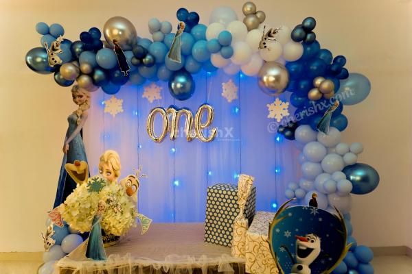 Book this wonderful Frozen Themed Decoration for your kid's birthday.