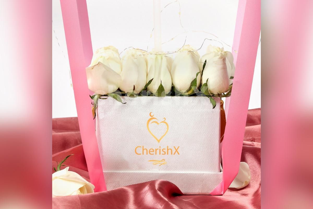 White Roses included in the Balloon Bucket