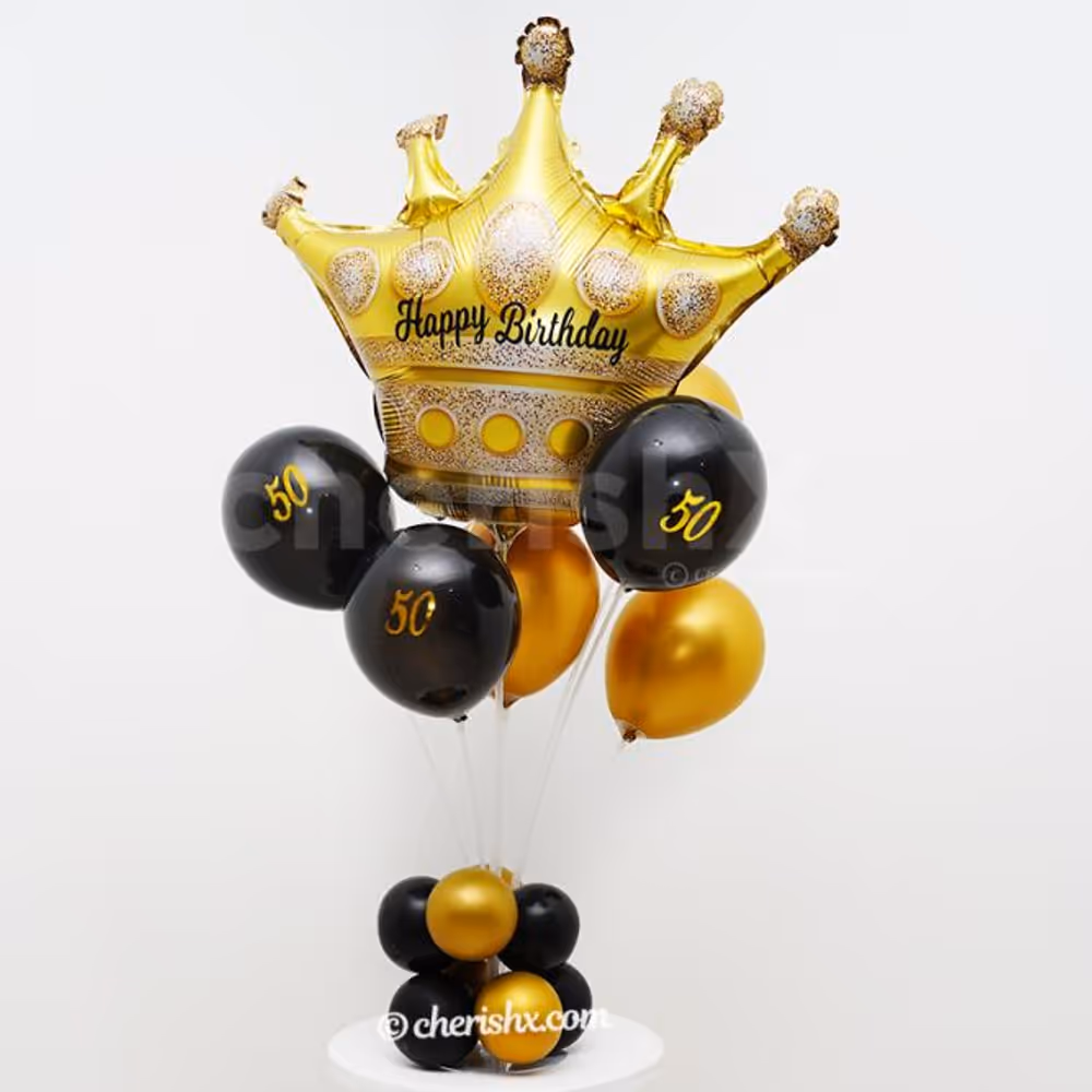 Surprise your close ones with a crown birthday balloon bouquet