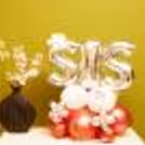 Make your sister happy with this cute balloon bouquet for Raksha Bandhan.
