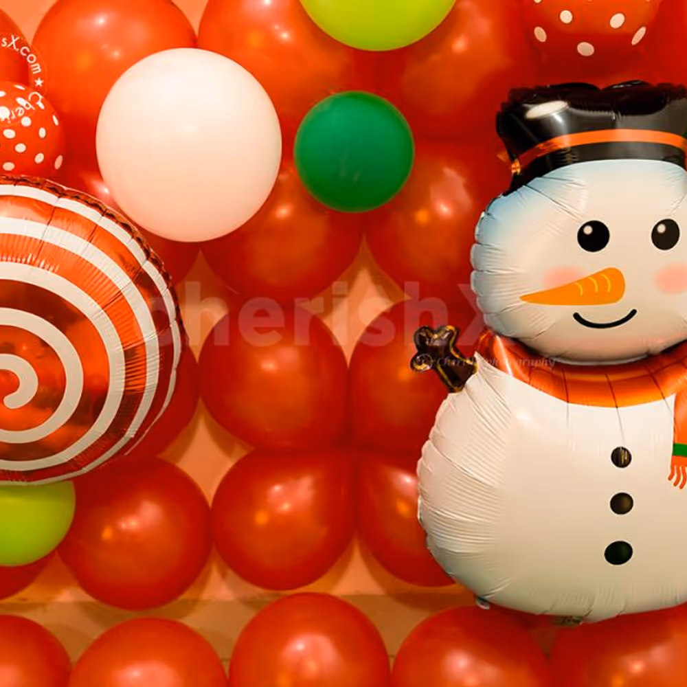 Enjoy the festive season of Christmas with CherishX's Christmas Themed Balloon Backdrop!