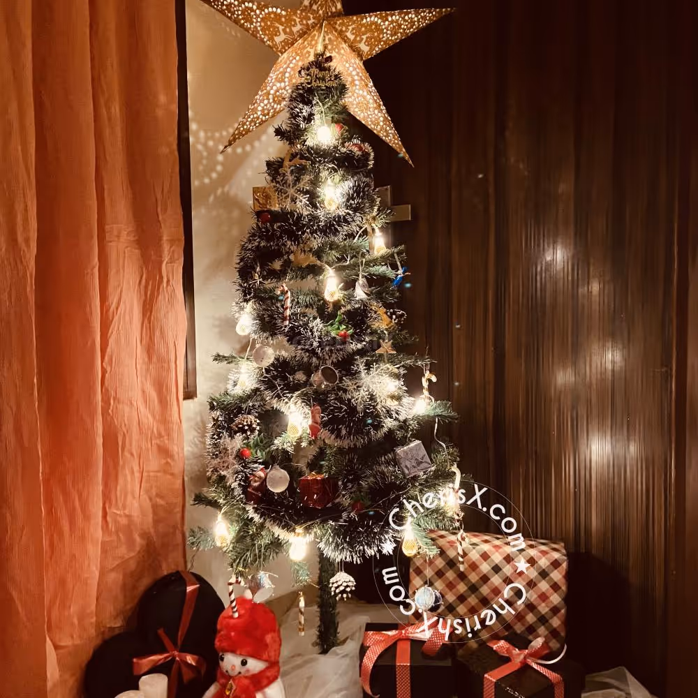 A Christmas Tree Decoration Kit by CherishX for your home.