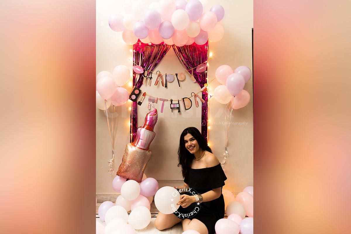 Makeup themed decor for your close ones to make the day special!