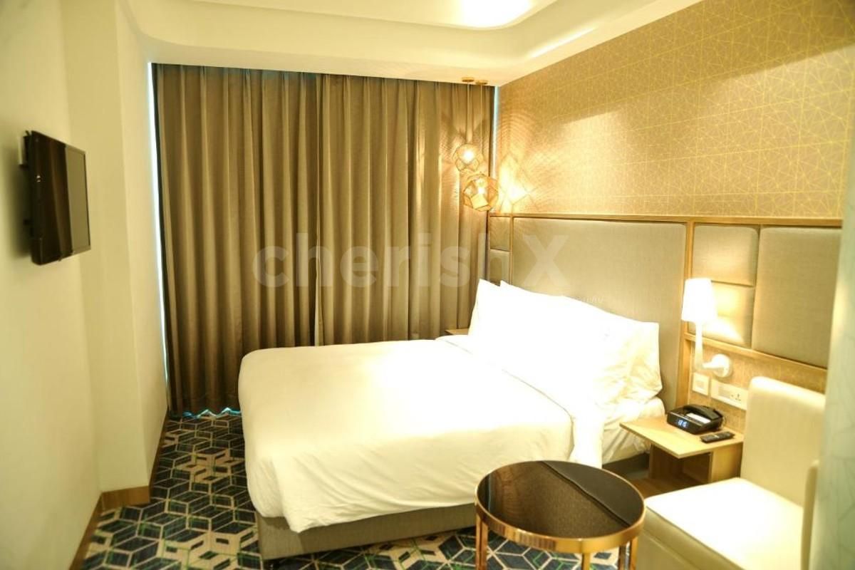 Surprise your better half on their birthday, valentine's or anniversary with CherishX's Romantic Daycation at the Holiday Inn.