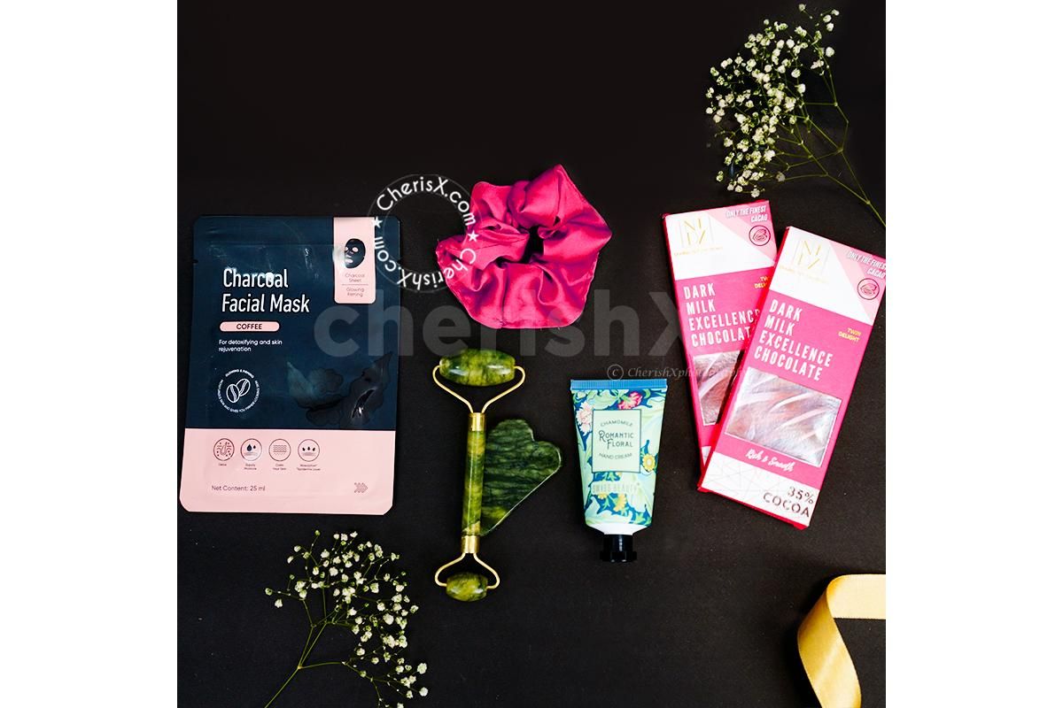 Get your Mom, Grandma, or Mother-in-law this fascinating Gift Hamper on Mother's day!