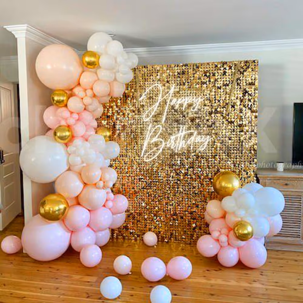 Choose a Golden Sequin Decor for your celebrations!