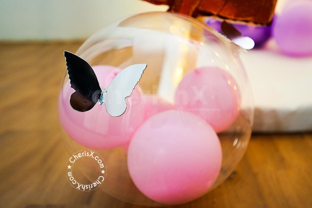 Surprise your baby girl with this pretty Make Up theme Kids Decor!