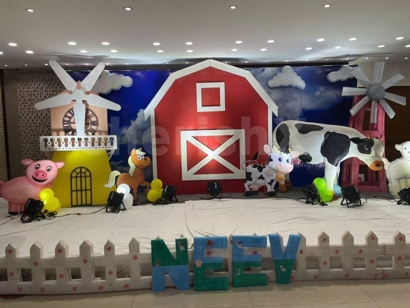 Call out your friends and family for a Grand Celebration by having CherishX's McDonald Theme Decoration!
