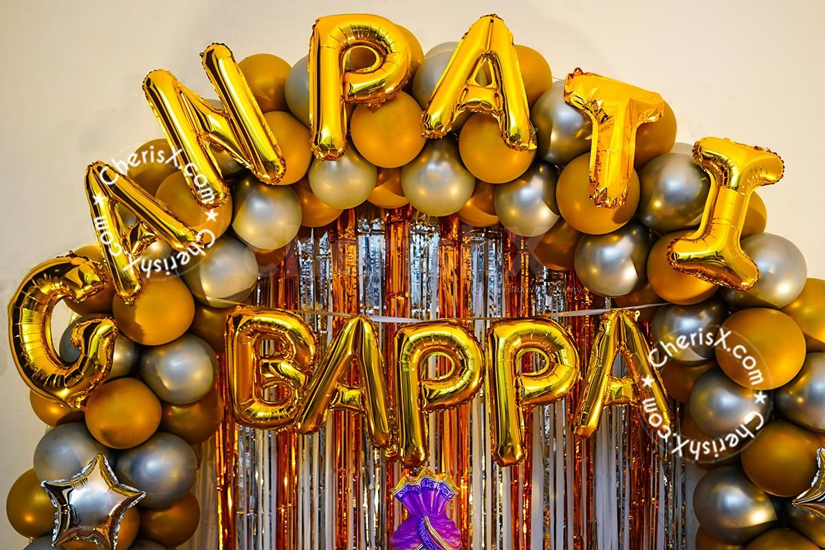 A Murti of Ganesha placed in the center of the Balloon arch.