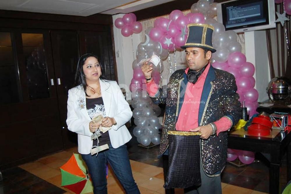Get CherishX's Magic Show Service and make the birthday party of your little one awesome!