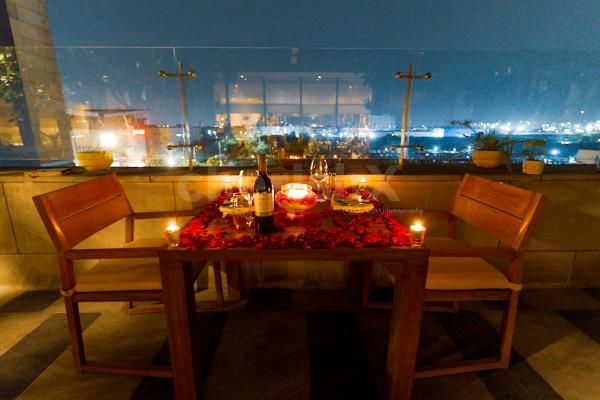 A ravishing open-air dining experience right under the sky