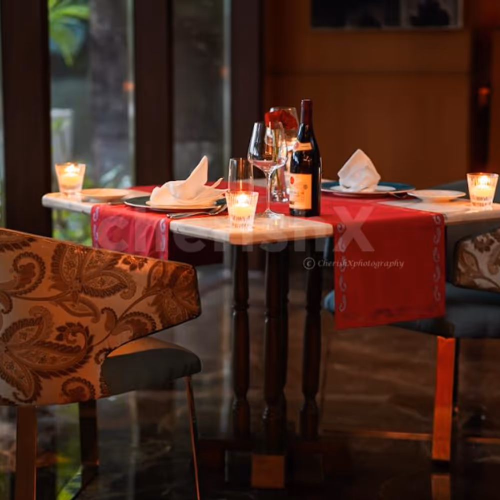The explicit ambience at Dilli 32 with customized décor makes it a perfect indoor date