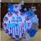 Decorate your cake table with LED lights for special attention to the customized cake