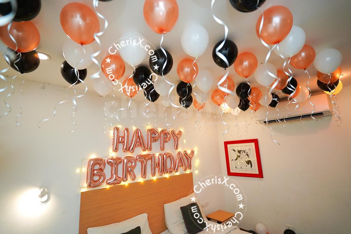 The colourful balloons with bright decors make it a perfect celebration