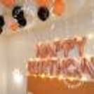 The shimmery rose gold with white and black balloon can be a breath-taking ceiling decor