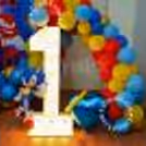 The LED with balloon arch makes it striking on the walls