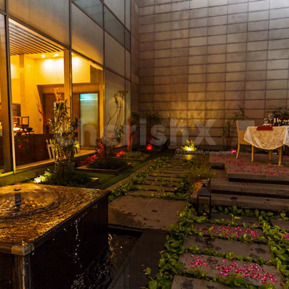 Good food and live music can set anyone's mood!