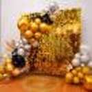 Welcome your guests with sophisticated decorations.