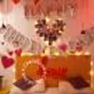 The paper heartstrings hanging around will make the decor even more attractive