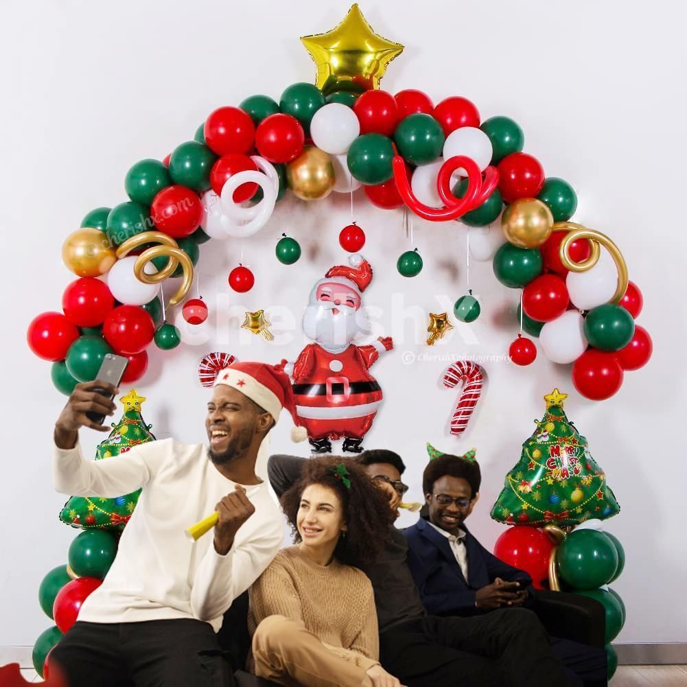 Attractive Balloon Arc wall decoration for Your Christmas Celebration
