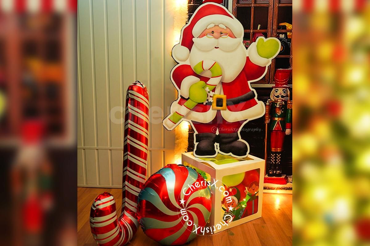 The gift boxes will surprise your guests as much as you