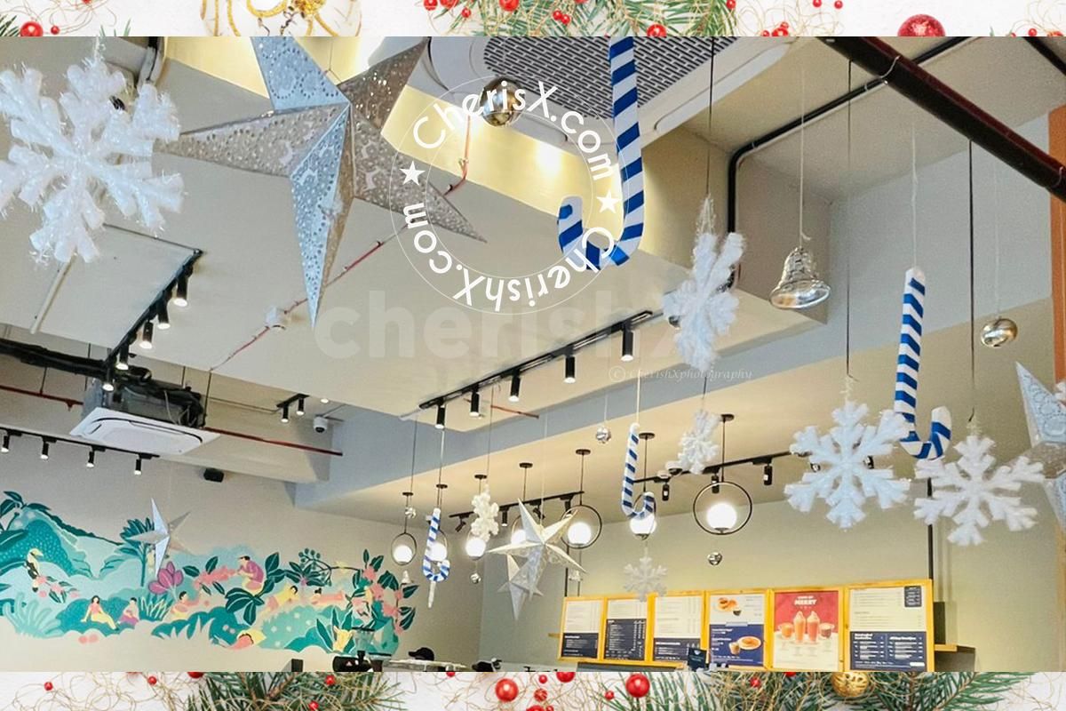 The hangings on the celling is exactly what you need to complete the party décor
